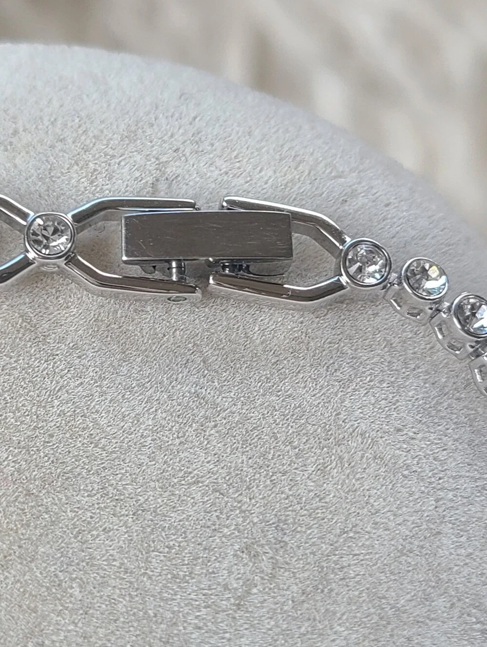Imber Emily Tennis Bracelet Round Cut, Rhodium Plated- Excellent Condition